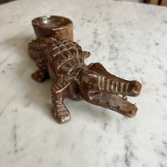 Vintage Wood Carved Crocodile / Alligator Ashtray - Picture 1 of 7